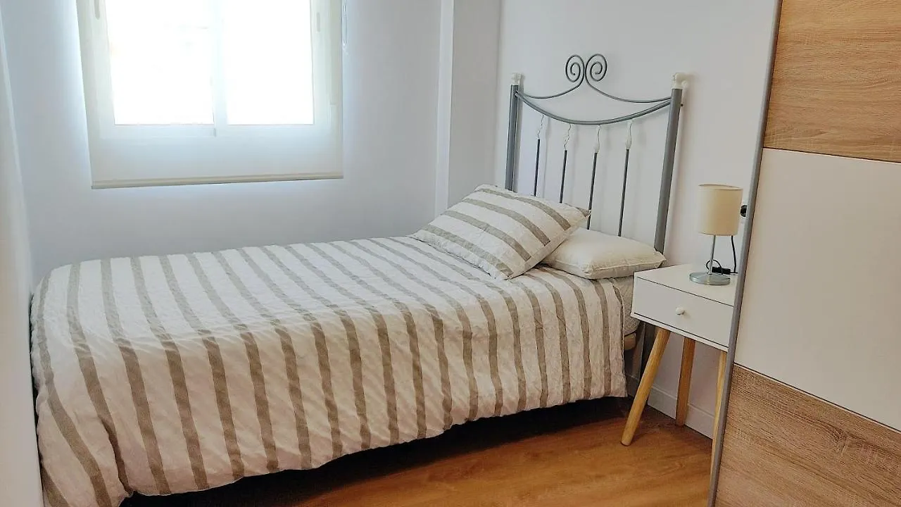 Selecta 3 Dormitorios Junto A Sanchez Pizjuan Sevilha Apartamento